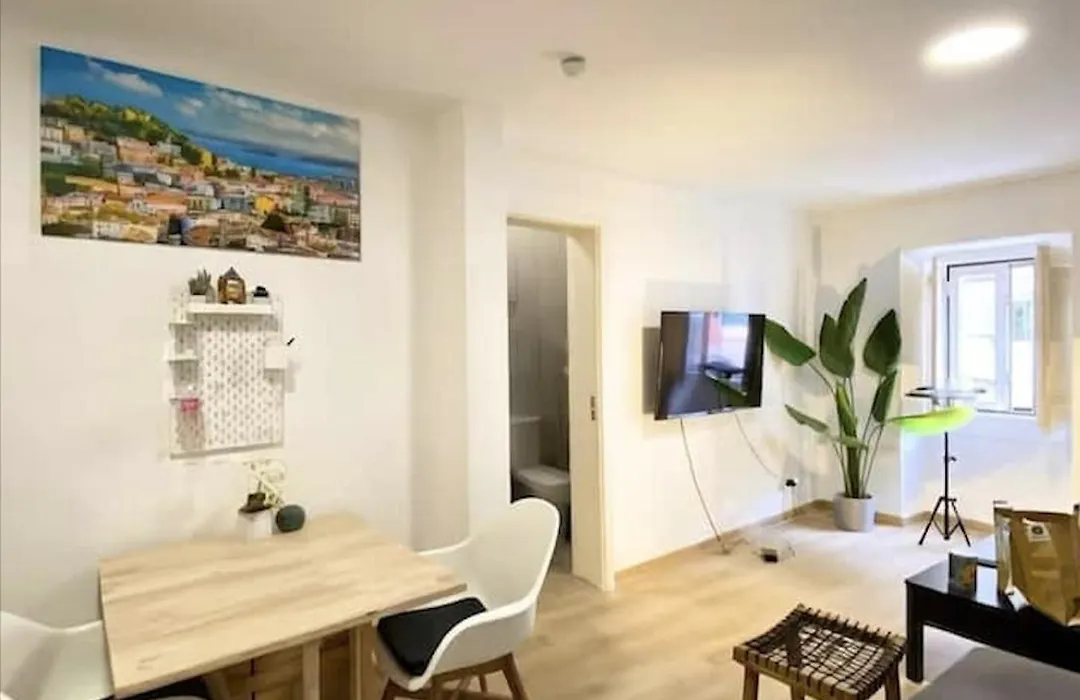 Artsy Getaway - Unbeatable Location! Great For Couples & Digital Nomads-1